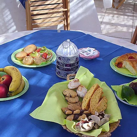 Dimora Vicolungo Bed & Breakfast 3*