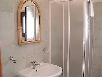 Dimora Vicolungo Bed & Breakfast 3*