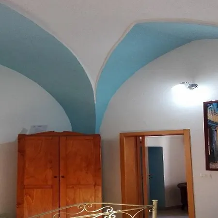 Dimora Vicolungo Bed & Breakfast 3*