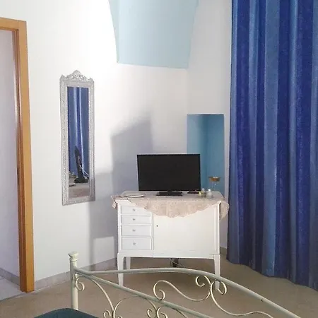 Dimora Vicolungo Bed & Breakfast 3*