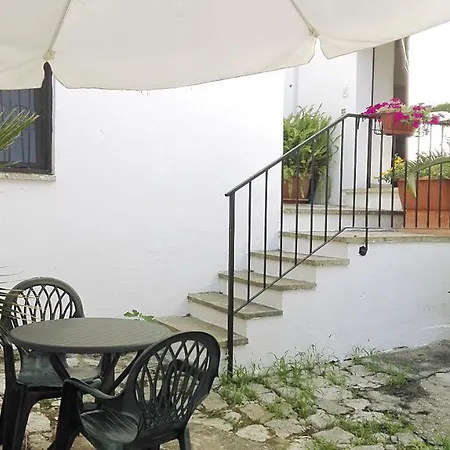 Dimora Vicolungo Bed & Breakfast 3*