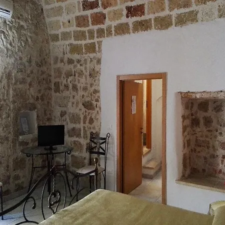 B&B Dimora Vicolungo 3*