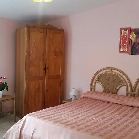 Dimora Vicolungo B&B 우겐토